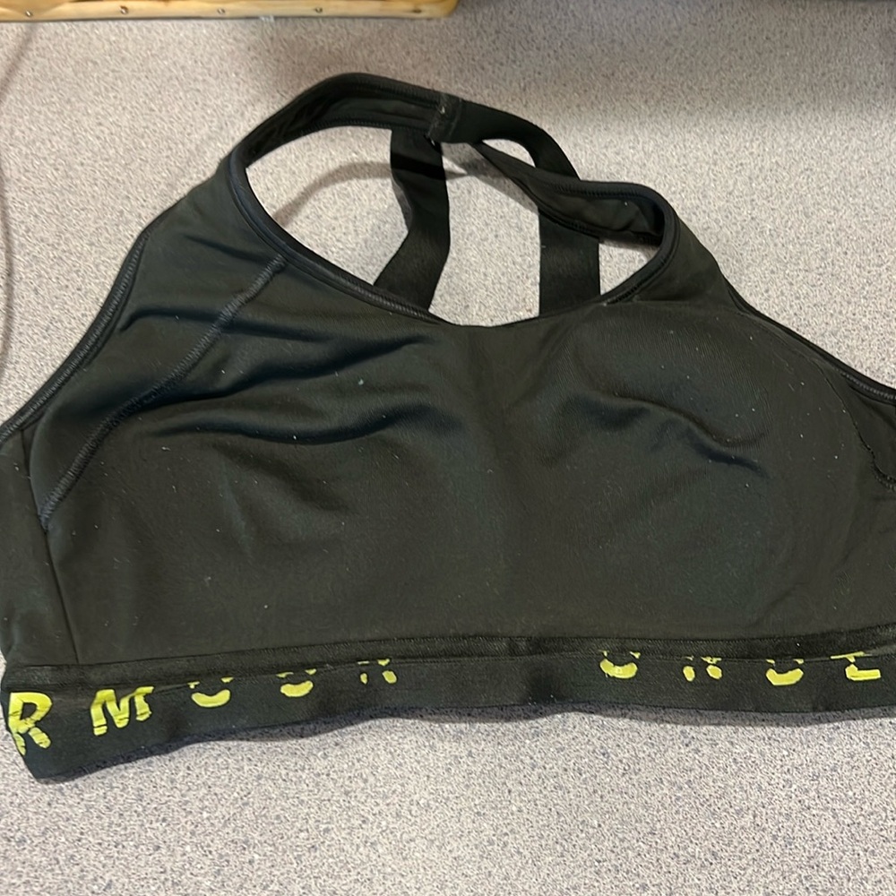 Under Armour sports bra size medium